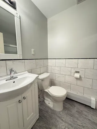 $2,100 | 1253 Island Drive, Unit 102, Ann Arbor, MI 48105