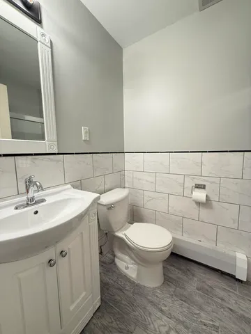 $2,100 | 1253 Island Drive, Unit 102, Ann Arbor, MI 48105