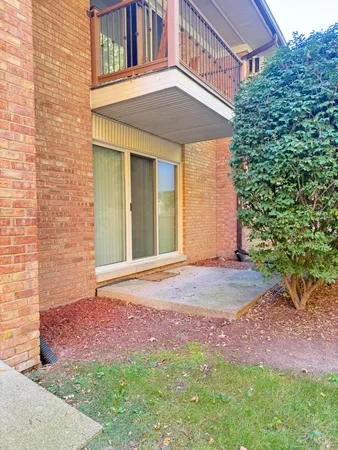 $2,100 | 1253 Island Drive, Unit 102, Ann Arbor, MI 48105
