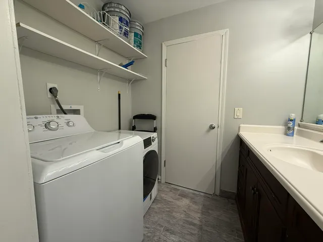 $2,100 | 1253 Island Drive, Unit 102, Ann Arbor, MI 48105