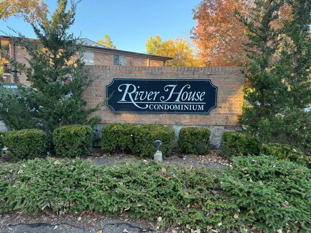 $2,100 | 1253 Island Drive, Unit 102, Ann Arbor, MI 48105