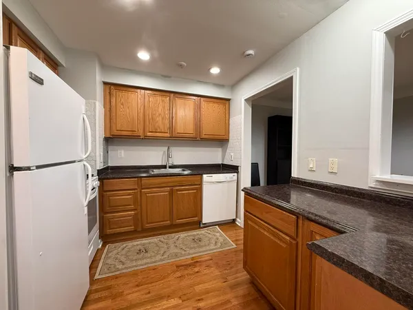 $2,100 | 1253 Island Drive, Unit 102, Ann Arbor, MI 48105
