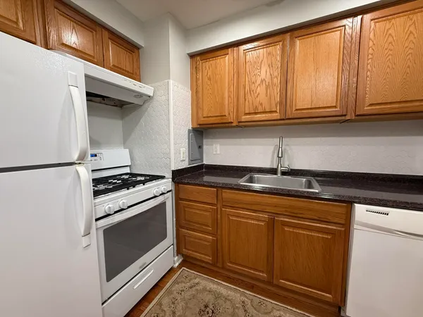 $2,100 | 1253 Island Drive, Unit 102, Ann Arbor, MI 48105