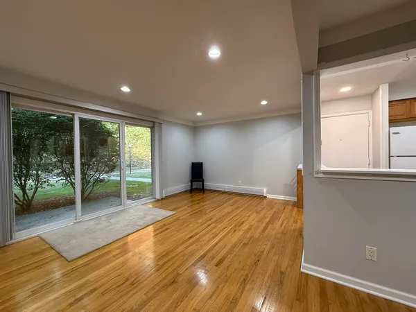 $2,100 | 1253 Island Drive, Unit 102, Ann Arbor, MI 48105