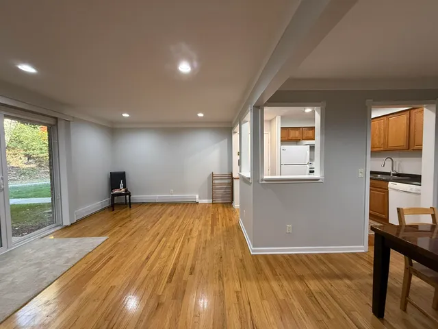 $2,100 | 1253 Island Drive, Unit 102, Ann Arbor, MI 48105