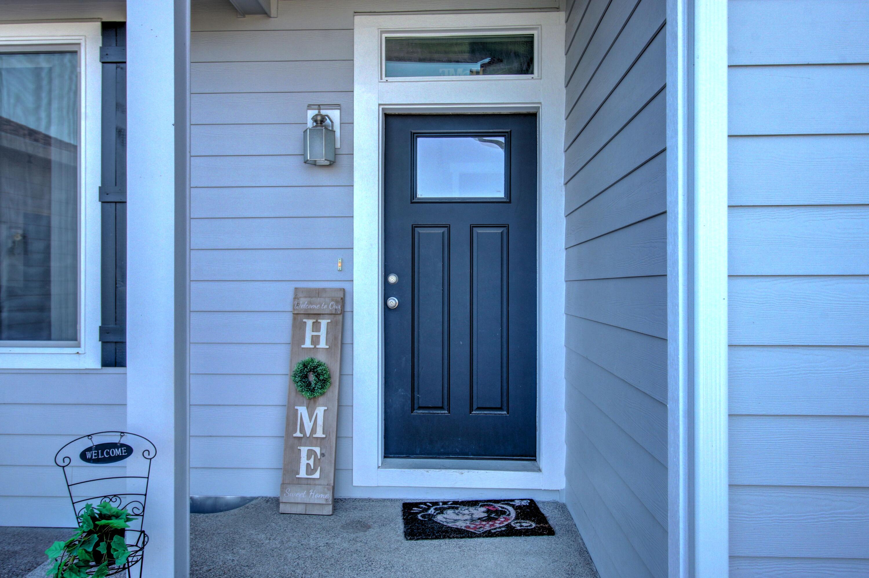 1330 East Justice Road Medford, OR 97502 - Photo 2 of 38 2