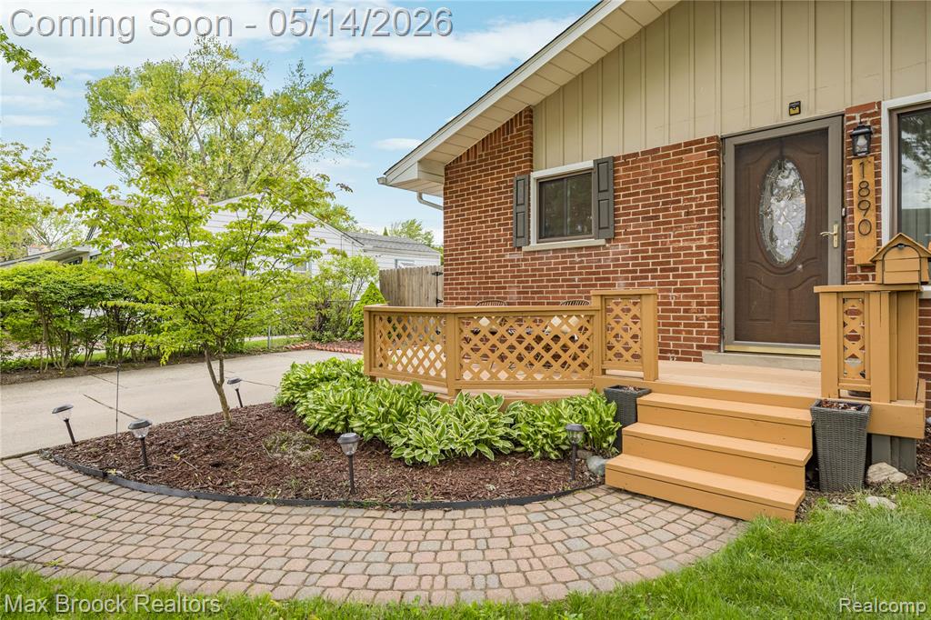 1890 Princeton Road Berkley, MI 48072 - Photo 3 of 42 Gallery Image 3