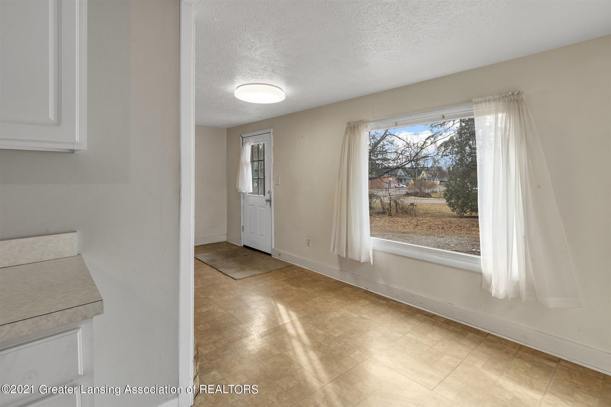 3011 Turner Road Lansing, MI 48906 - Photo 11 of 48 10-3011-Turner-WindowStill-Real-Estate-P