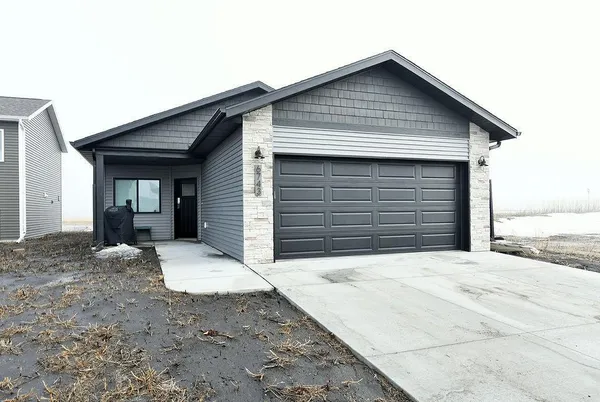 $305,000 | 6743 66th Avenue South, Horace, ND 58047