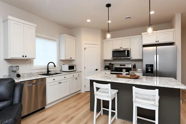 $305,000 | 6743 66th Avenue South, Horace, ND 58047