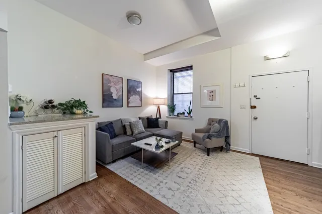 $2,900 | 186 Wayne Street, Unit 212D, Jersey City, NJ 07302