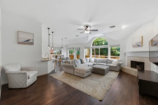 $825,000 | 5313 Concho Creek Bend, Austin, TX 78735