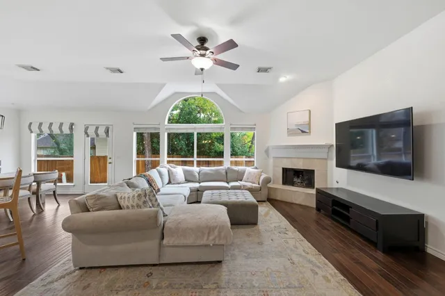 $825,000 | 5313 Concho Creek Bend, Austin, TX 78735