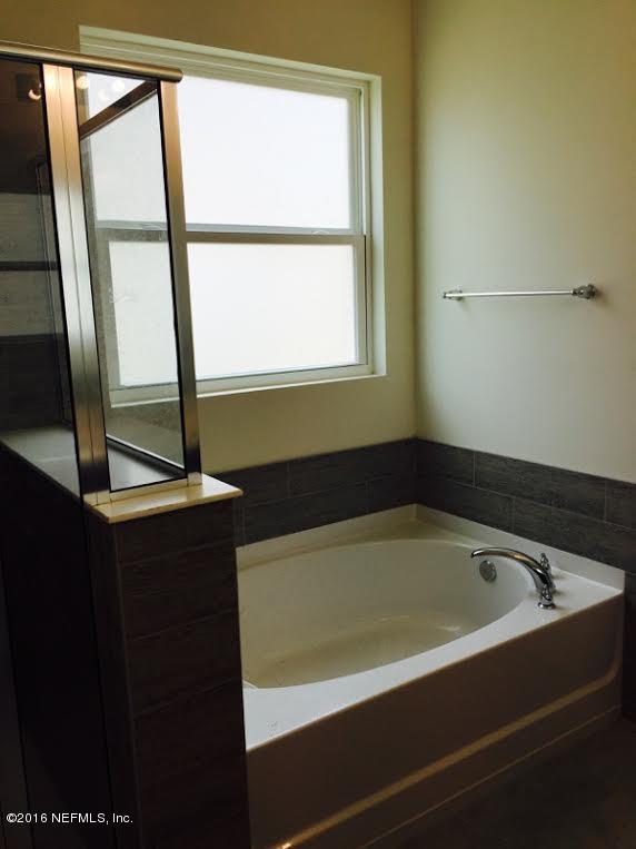 1202 Camp Ridge Lane Middleburg, FL 32068 - Photo 5 of 12 Garden tub