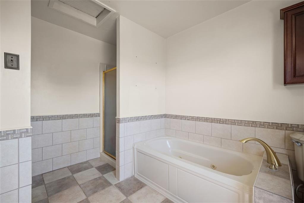 745 6th Street Beaver, PA 15009 - Photo 23 of 36 a bathroom with a bathtub