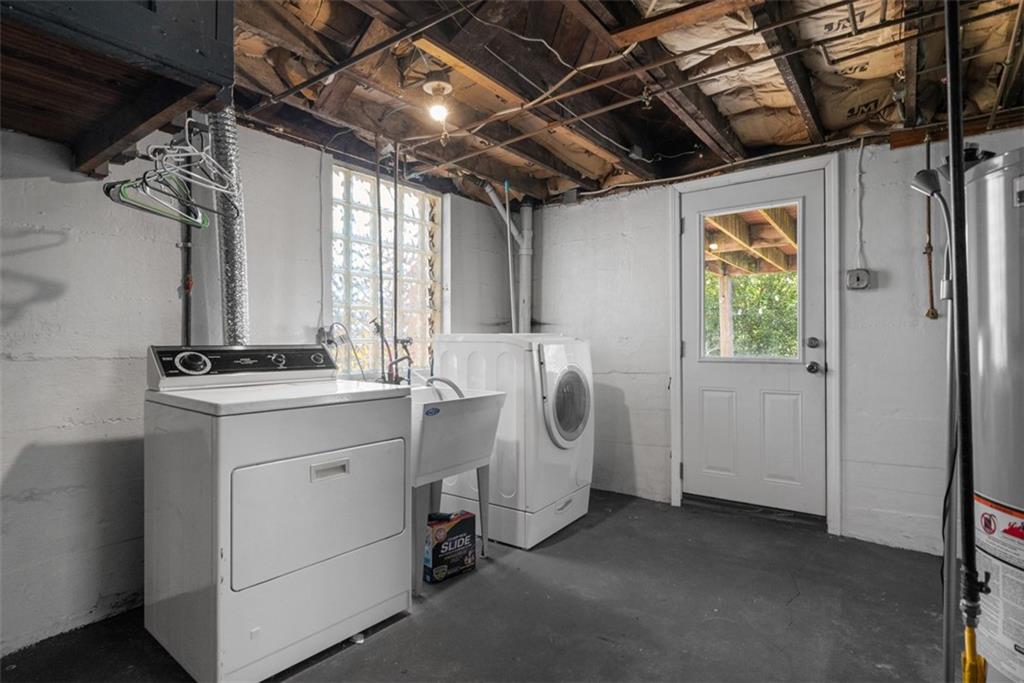 745 6th Street Beaver, PA 15009 - Photo 25 of 36 a utility room with dryer and washer