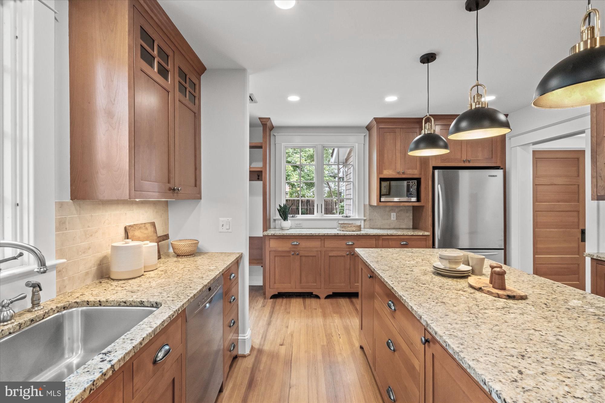 24 East Bellefonte Avenue Alexandria, VA 22301 - Photo 11 of 44