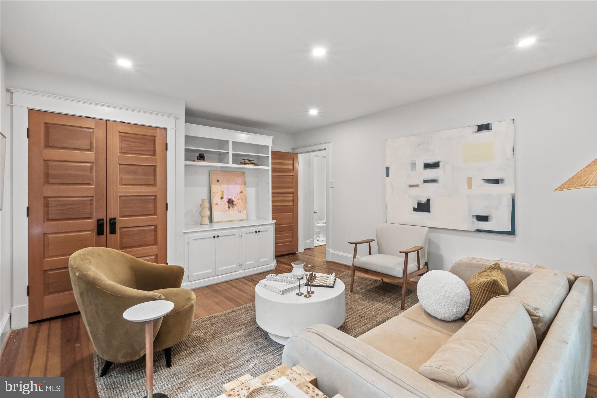 24 East Bellefonte Avenue Alexandria, VA 22301 - Photo 12 of 44