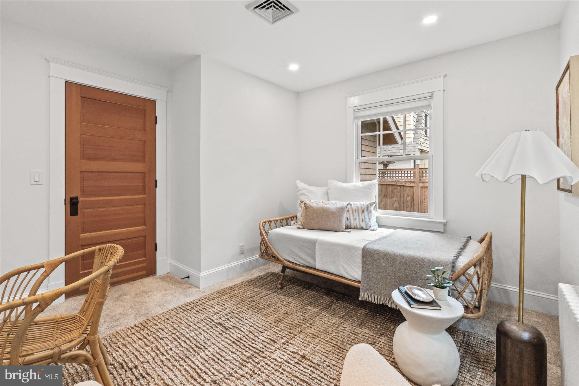 24 East Bellefonte Avenue Alexandria, VA 22301 - Photo 14 of 44