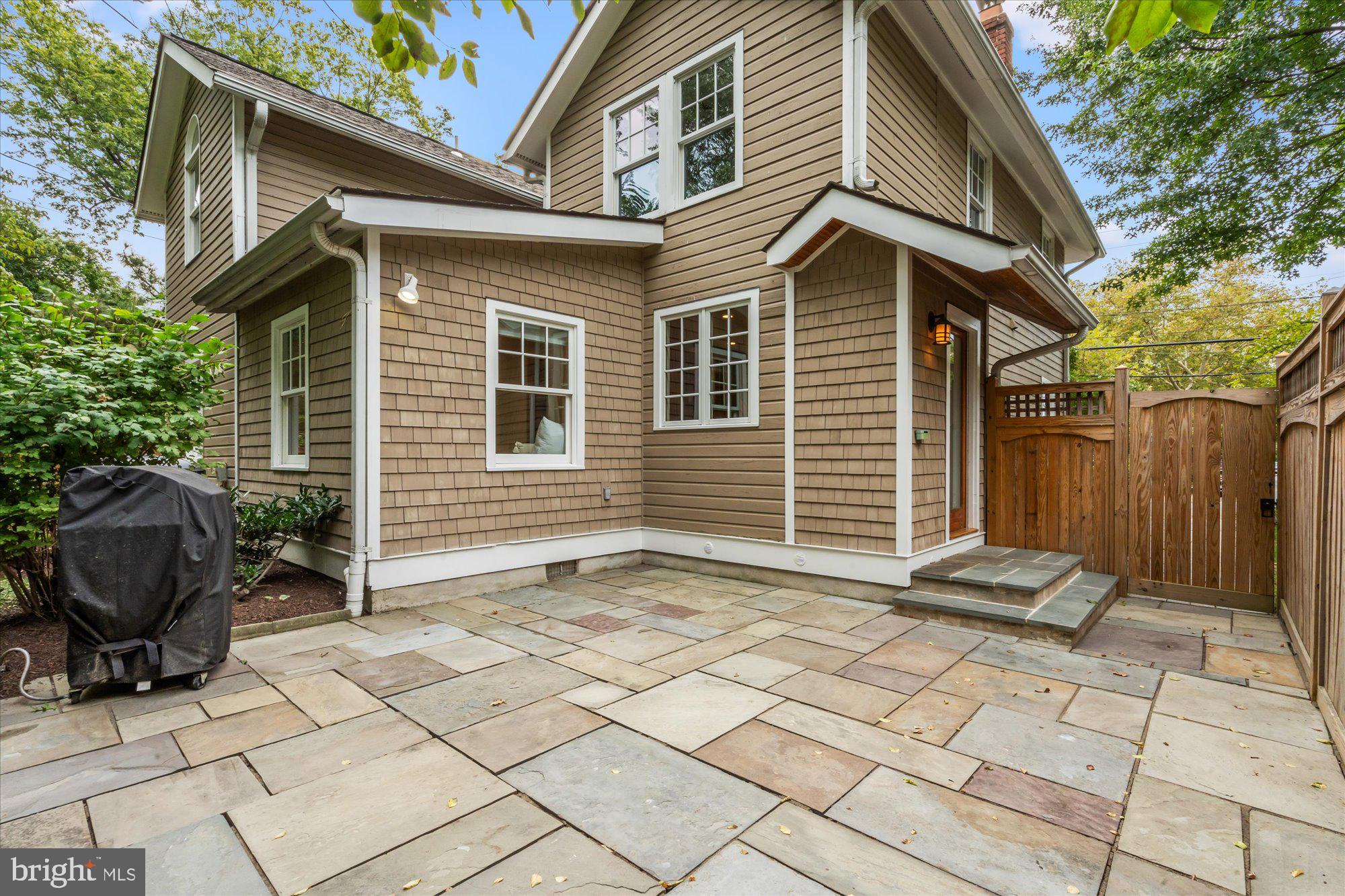 24 East Bellefonte Avenue Alexandria, VA 22301 - Photo 35 of 44