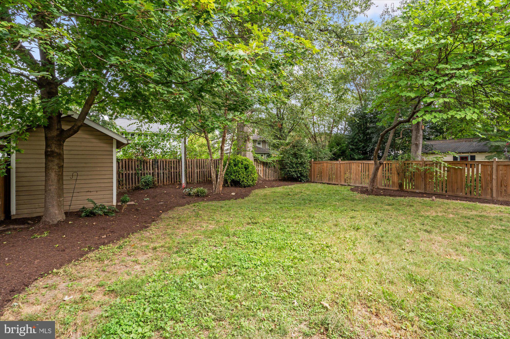 24 East Bellefonte Avenue Alexandria, VA 22301 - Photo 36 of 44