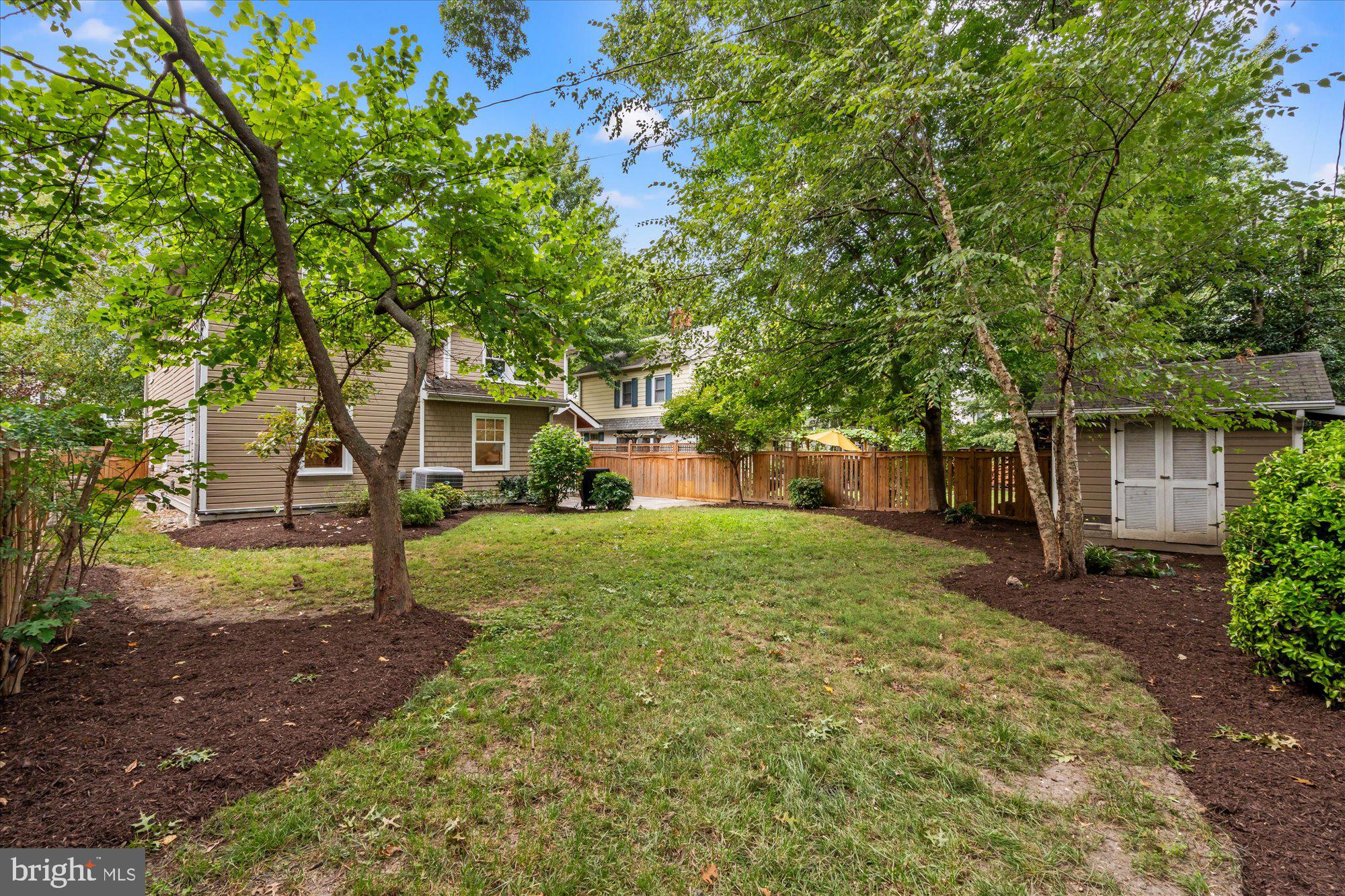 24 East Bellefonte Avenue Alexandria, VA 22301 - Photo 38 of 44