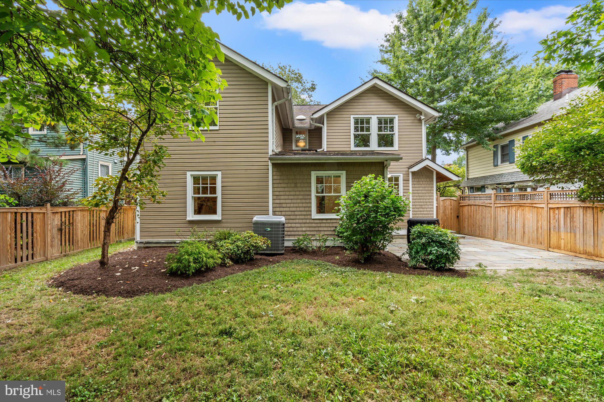 24 East Bellefonte Avenue Alexandria, VA 22301 - Photo 39 of 44