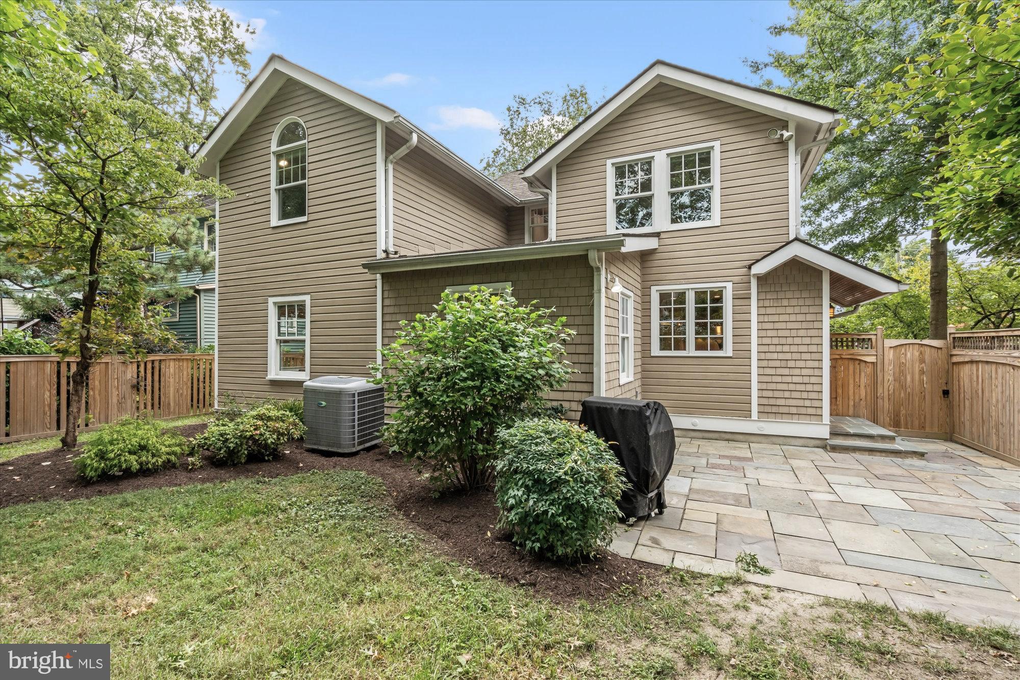 24 East Bellefonte Avenue Alexandria, VA 22301 - Photo 40 of 44