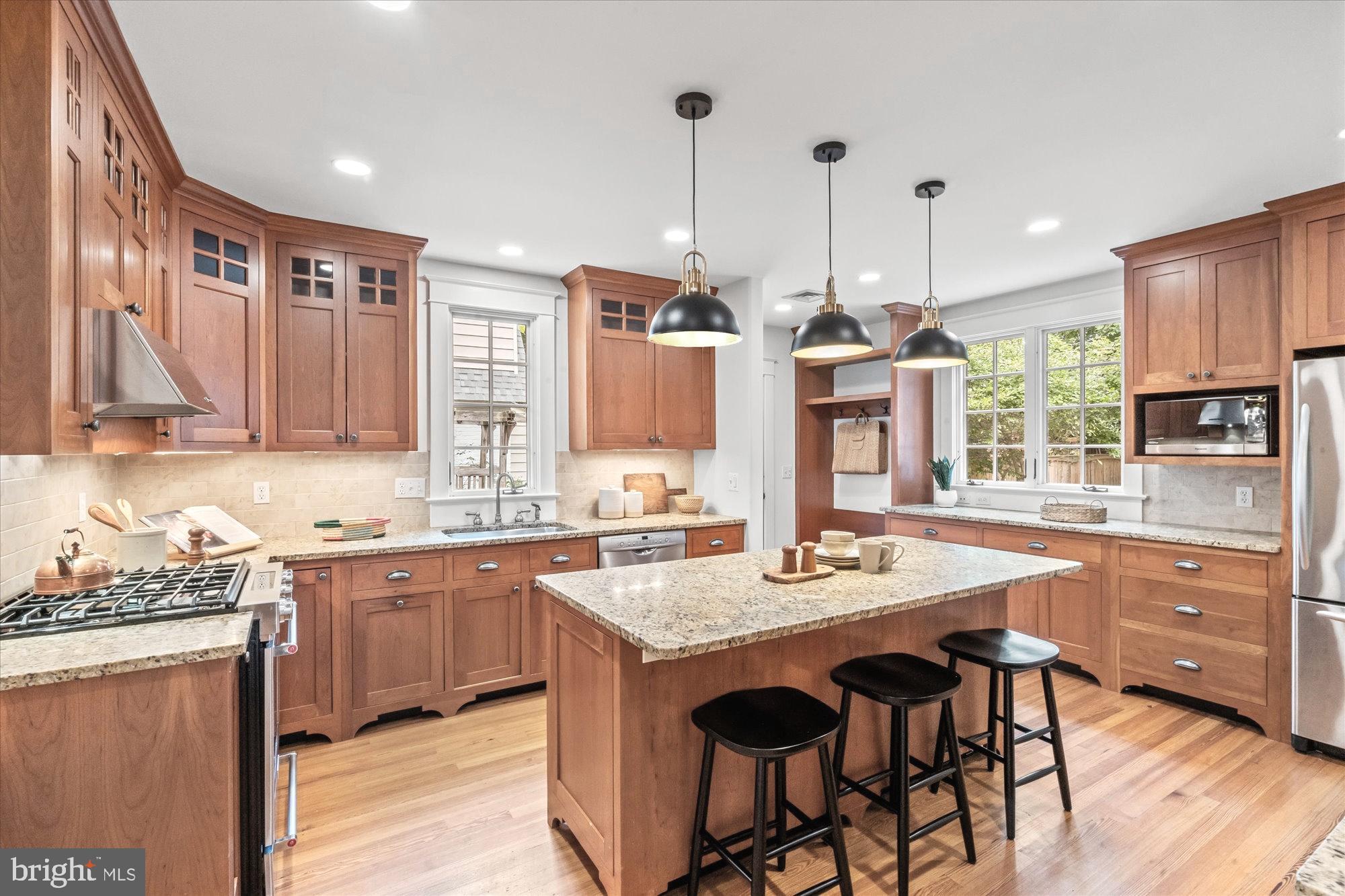 24 East Bellefonte Avenue Alexandria, VA 22301 - Photo 7 of 44