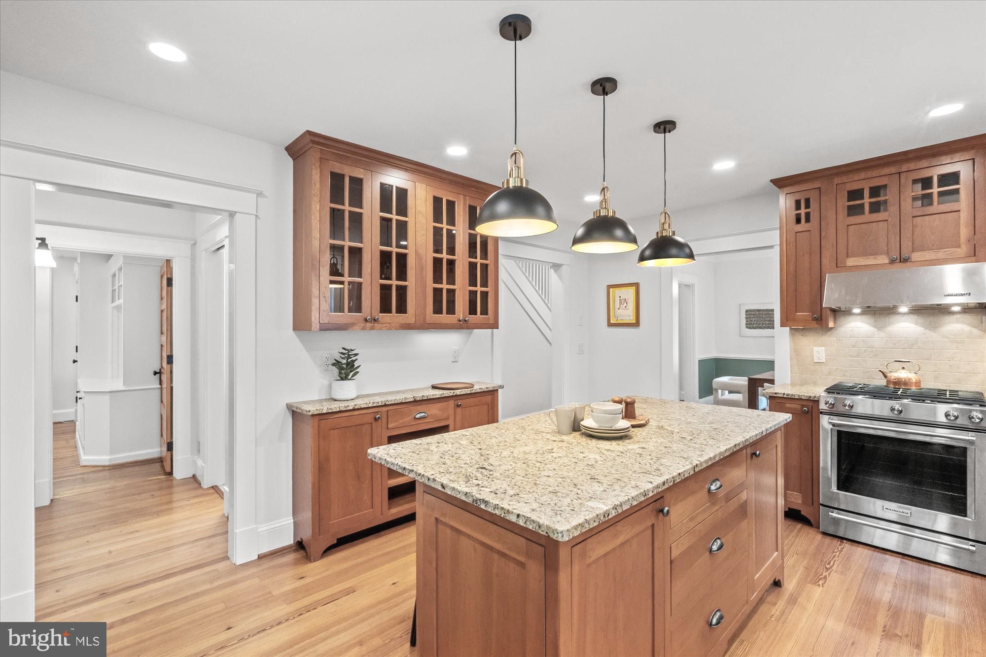 24 East Bellefonte Avenue Alexandria, VA 22301 - Photo 9 of 44