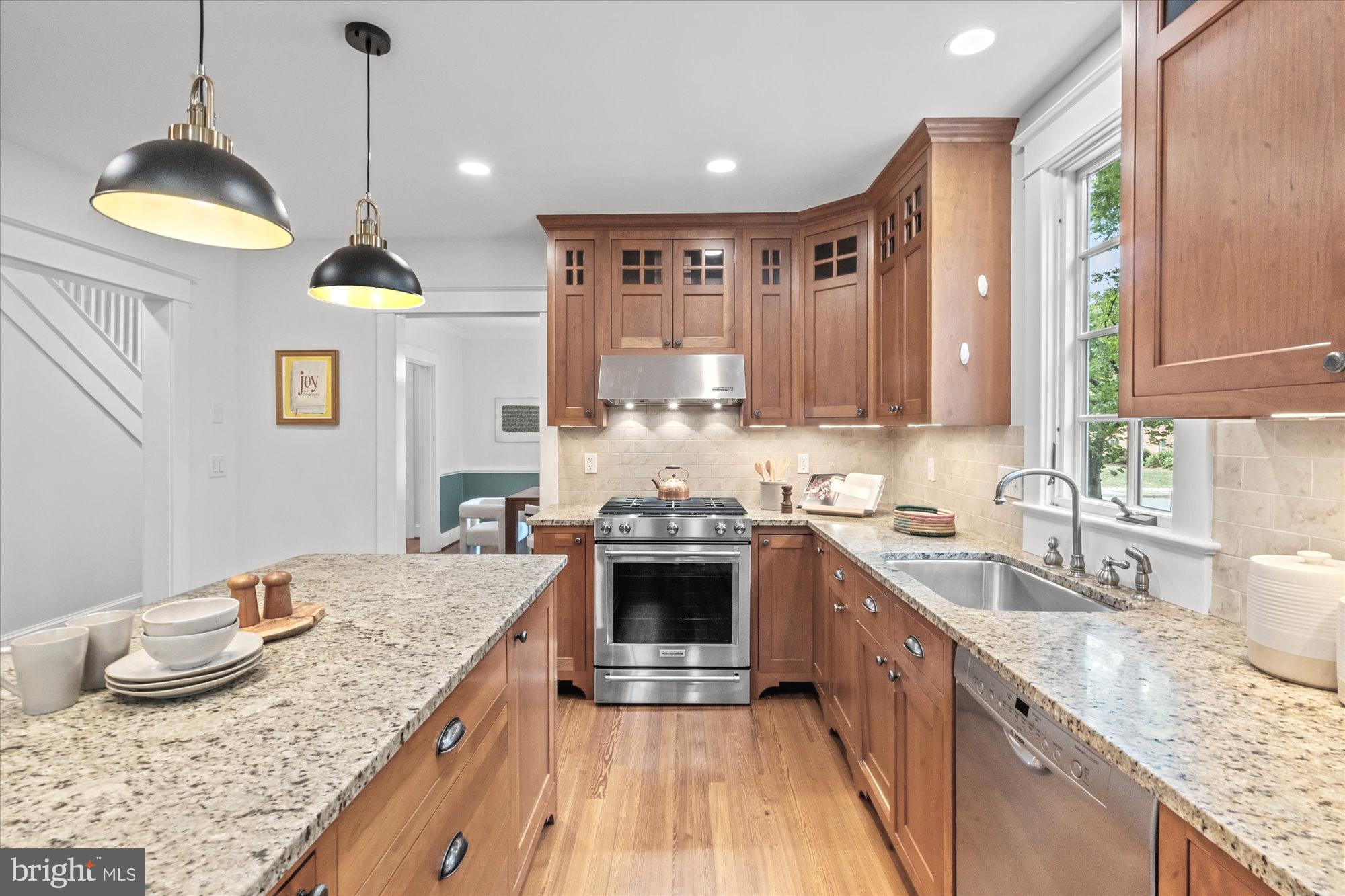 24 East Bellefonte Avenue Alexandria, VA 22301 - Photo 10 of 44