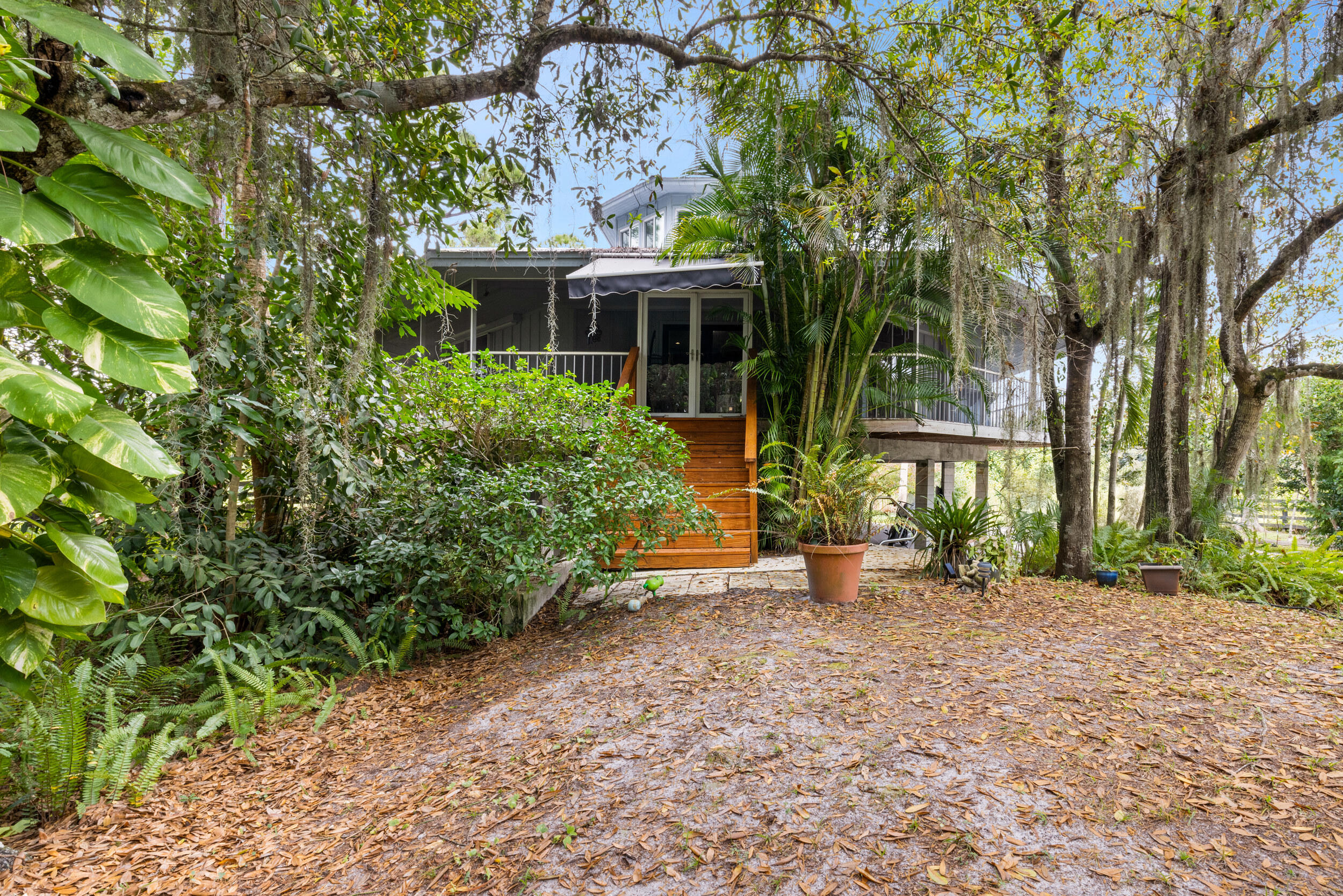 535 Southwest Linden Street Stuart, FL 34997 - Photo 3 of 68 3_et6a4277