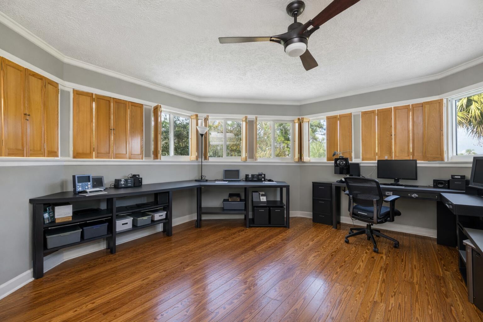 535 Southwest Linden Street Stuart, FL 34997 - Photo 40 of 68 ChatGPT Image Jan 12, 2026, 07_13_24 PM