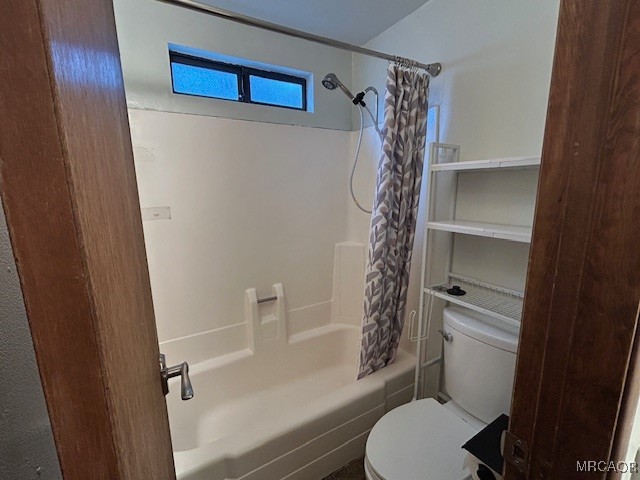 560 Talmadge Road Big Bear Lake, CA 92315 - Photo 12 of 20 Tub/shower area