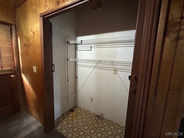 560 Talmadge Road Big Bear Lake, CA 92315 - Photo 14 of 20 Closet for washer and dryer