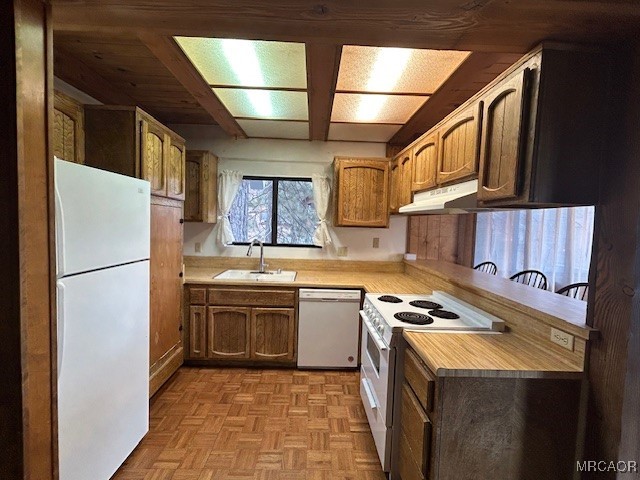 560 Talmadge Road Big Bear Lake, CA 92315 - Photo 9 of 20 Kitchen with appliances