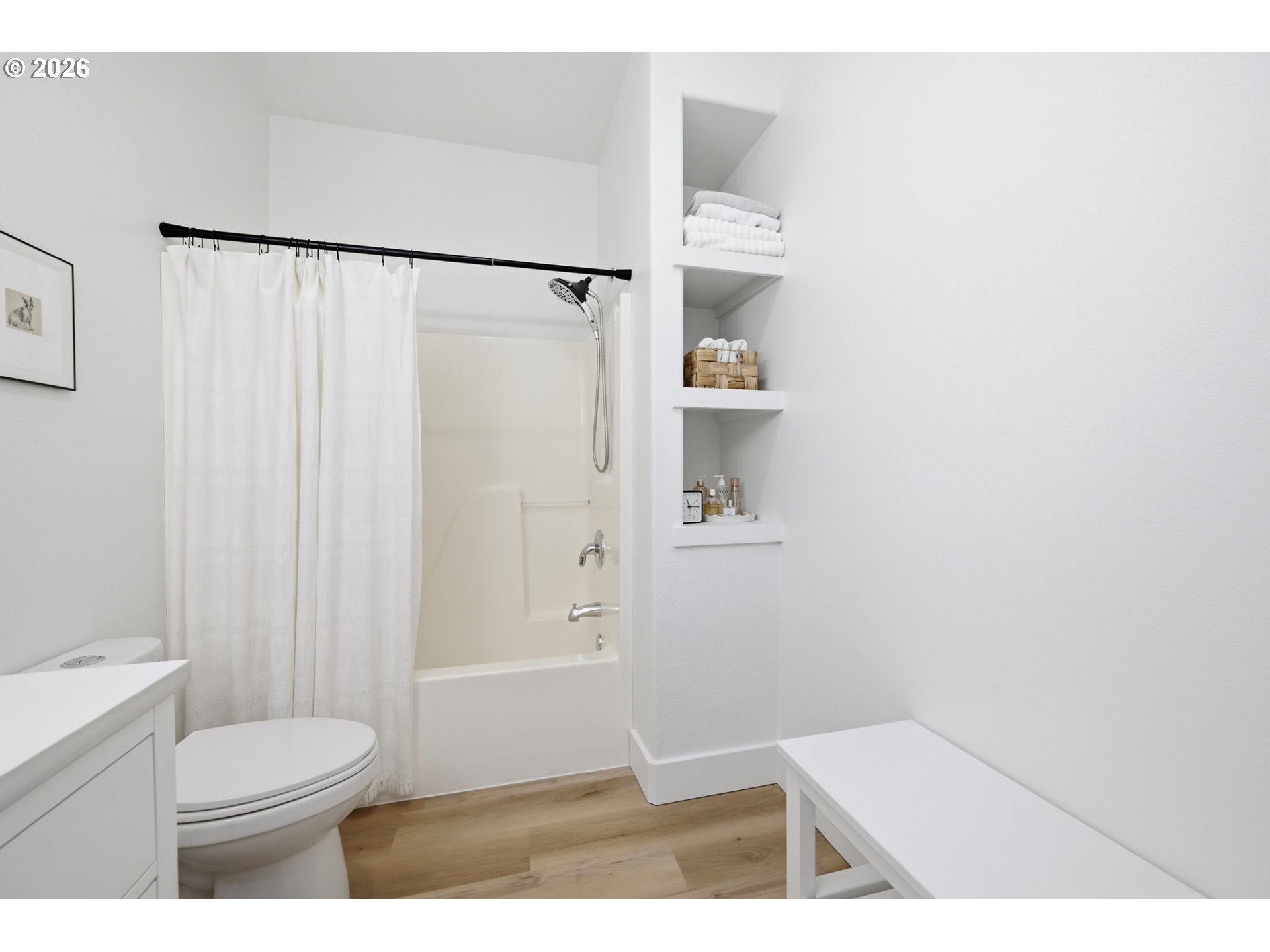 109 Robin Court Creswell, OR 97426 - Photo 16 of 29 a bathroom with a toilet a sink and shower
