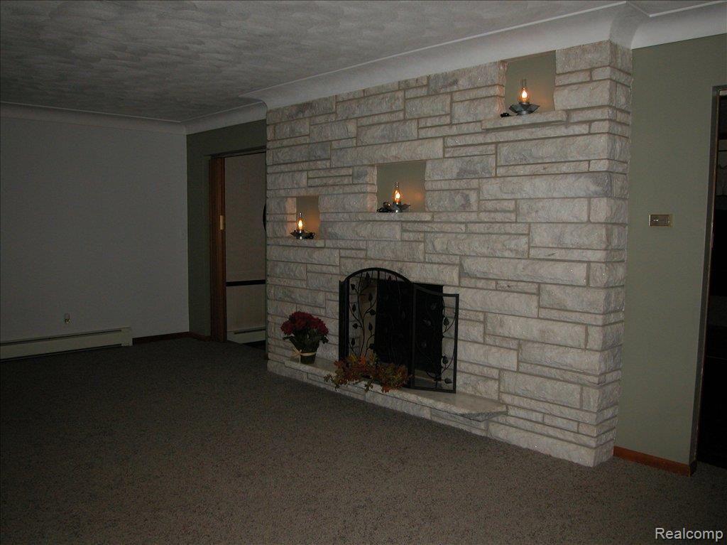 20727 M-50 Road Dundee, MI 48131 - Photo 2 of 5 Liv rm fireplace