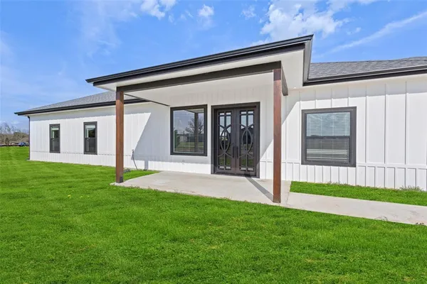 $349,999 | 1706 County Road, Sumner, TX 75486