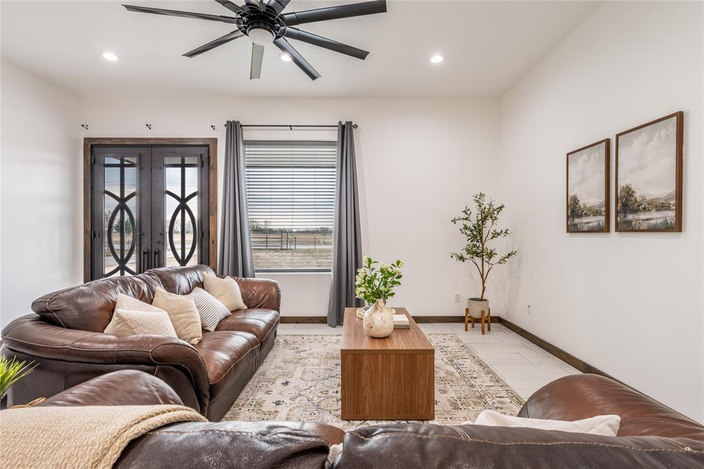 1706 County Road Sumner, TX 75486 - Photo 11 of 28