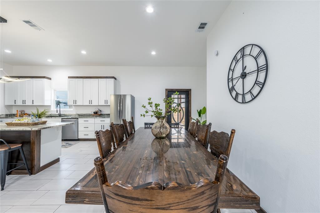 1706 County Road Sumner, TX 75486 - Photo 15 of 28