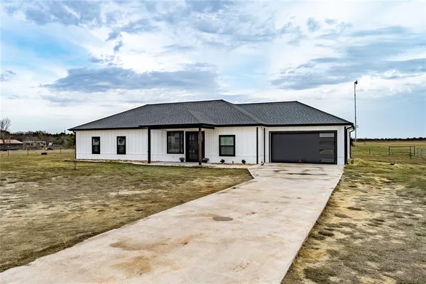 $349,999 | 1706 County Road, Sumner, TX 75486