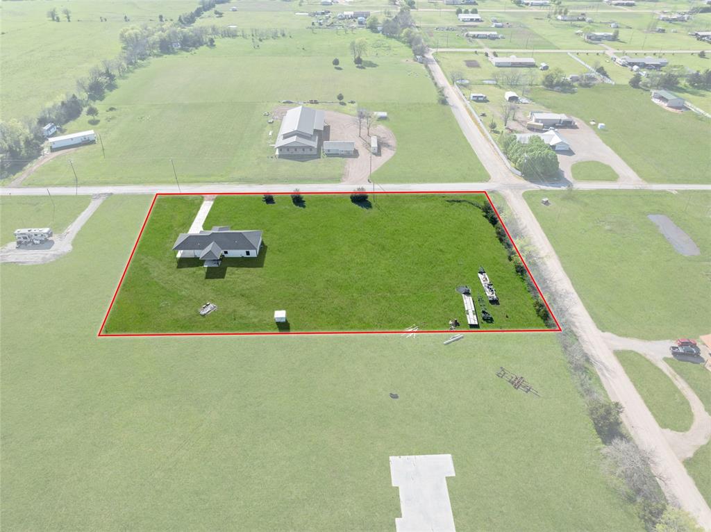 1706 County Road Sumner, TX 75486 - Photo 4 of 28 a view of bathroom