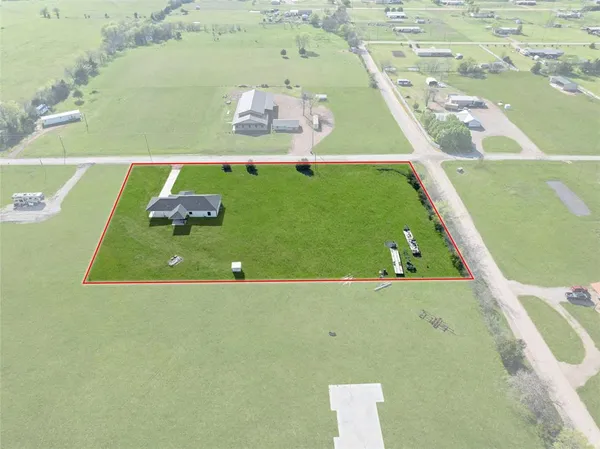$349,999 | 1706 County Road, Sumner, TX 75486
