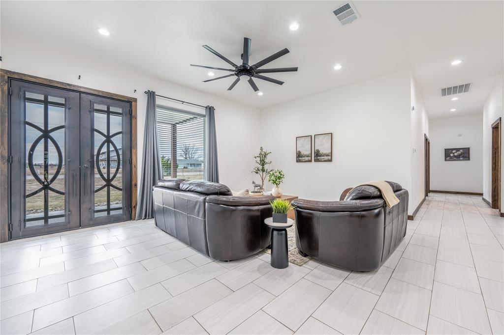 1706 County Road Sumner, TX 75486 - Photo 9 of 28