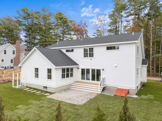 $1,399,999 | 16 Briar Road, Hampton, NH 03842