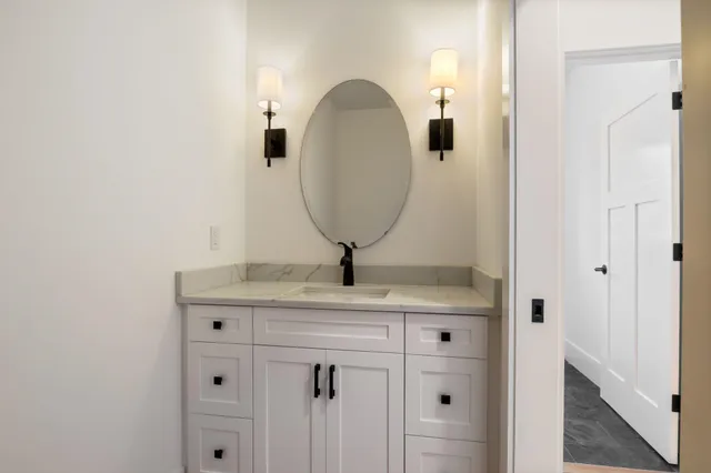 $1,399,999 | 16 Briar Road, Hampton, NH 03842