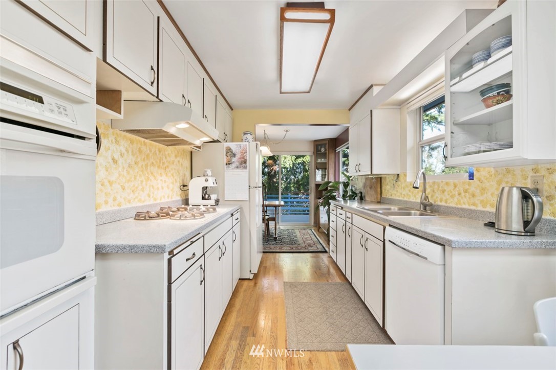 9802 45th Avenue Southwest Seattle, WA 98136 - Photo 14 of 25 Gallery Image 14
