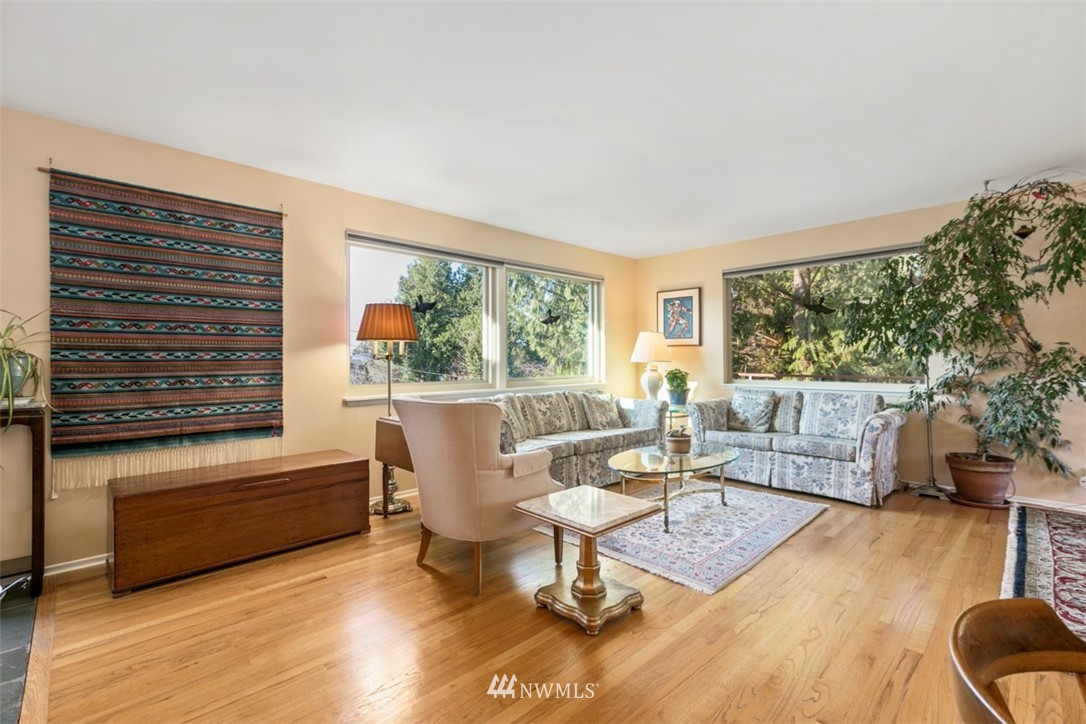 9802 45th Avenue Southwest Seattle, WA 98136 - Photo 5 of 25 Gallery Image 5