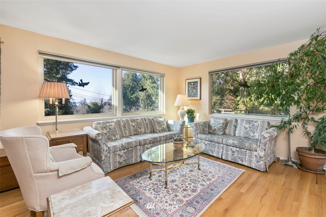 9802 45th Avenue Southwest Seattle, WA 98136 - Photo 8 of 25 Gallery Image 8